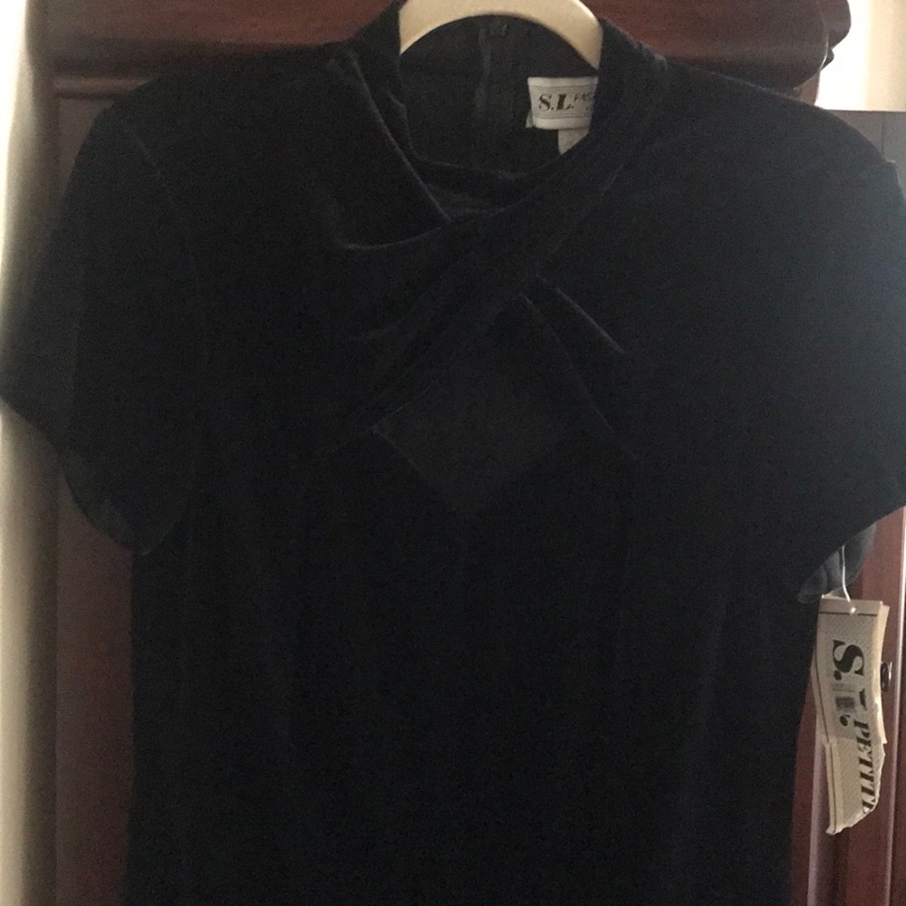 Women’s formal dress, 12P.